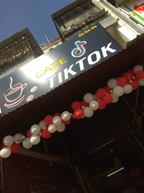 Cafe tik tok