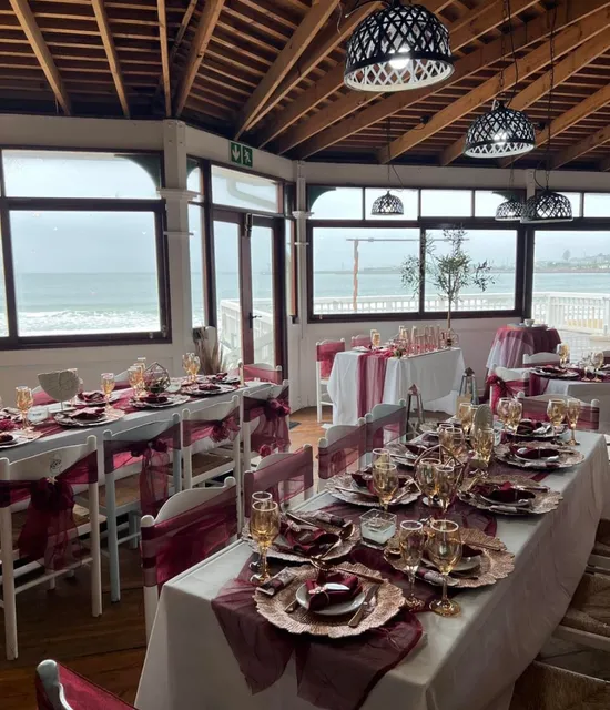 Pavilion Restaurant / Jackal on the Beach