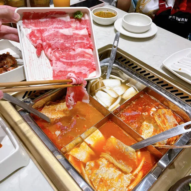 Manwah Hotpot Restaurant Giảng Võ