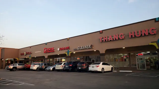 Thang Hung Food Market