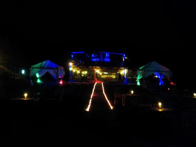 Ciscos Beach Shack & Beach Cottages