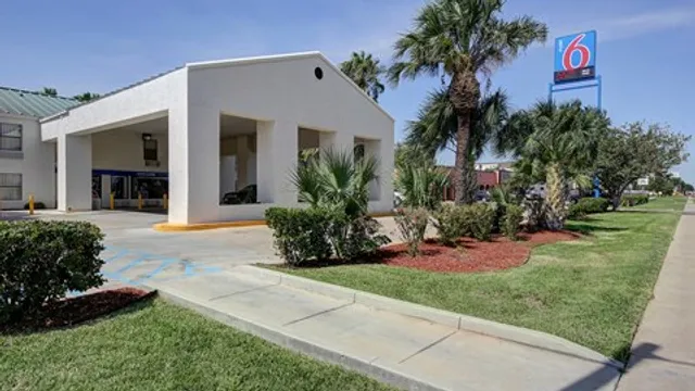 Motel 6 Laredo, TX - North I-35