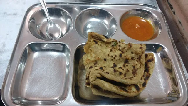 Hariom Bhojnalya And Tiffin Center