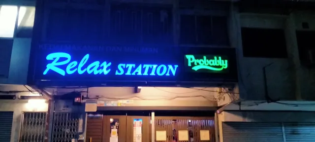 R Club (Relax Pub & Bistro)