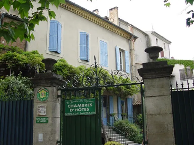 Le Jardin des Glycines