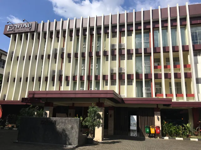 Enhaii Hotel