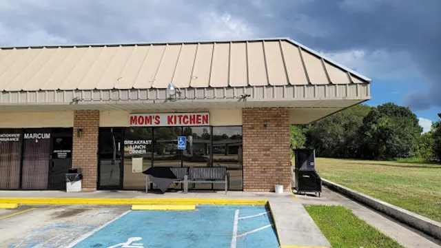 Mom' Kitchen