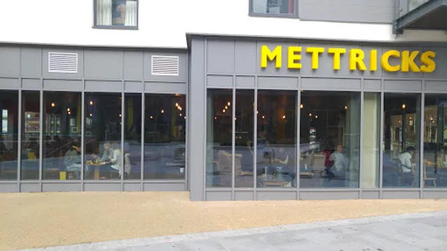 Mettricks Woolston Waterside