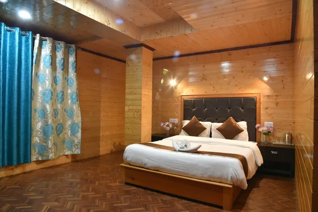 DELIGHT LACHEN HERITAGE