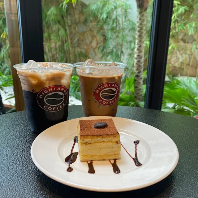 Highlands Coffee 517 Trần Hưng Đạo