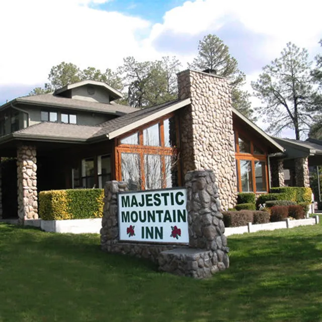 Majestic Mountain Inn