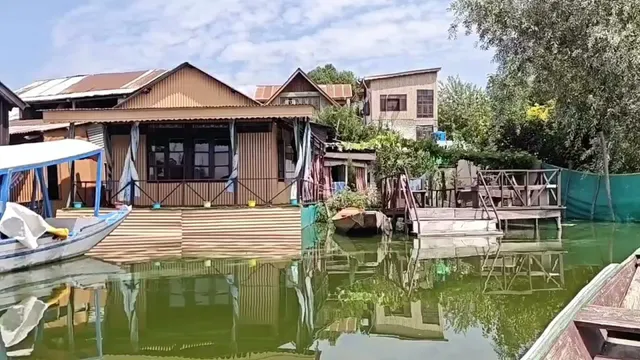 LakeSide Homestay | Srinagar
