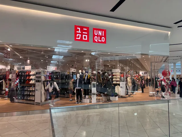 UNIQLO Valley Fair