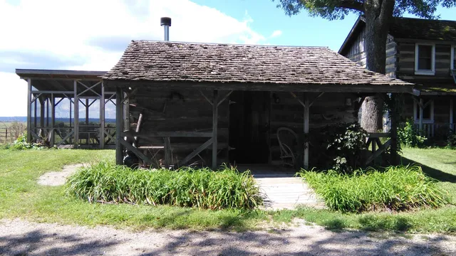 Augustus Chetlain Log Cabin Guest Houses