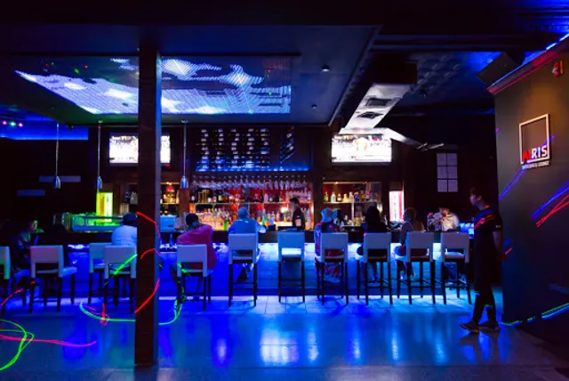 Airis Bar & Lounge