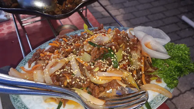 Yuan Ming Yuan Sàrl