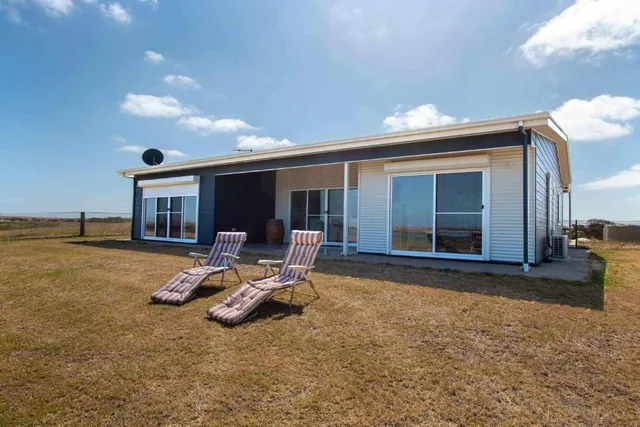 Coorong Island Retreat