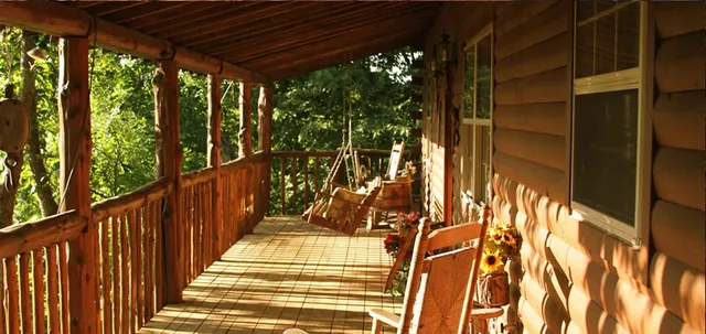 Crystal Cove Bed and Breakfast and Luxury Log Cabins