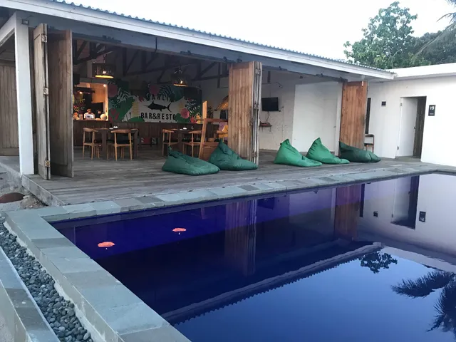 Cabana Surf and Stay