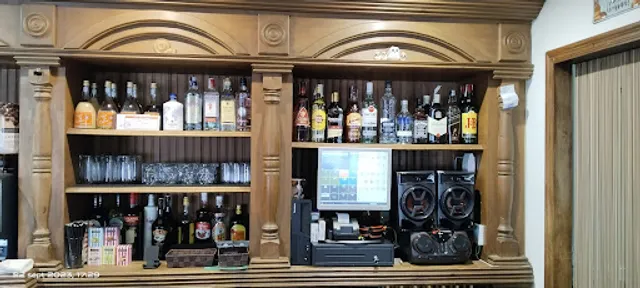 SANDRAS'S gastrobar vinoteca taperia.