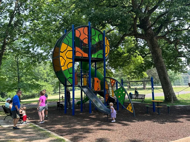Creve Coeur Park Spray Pool and Playground