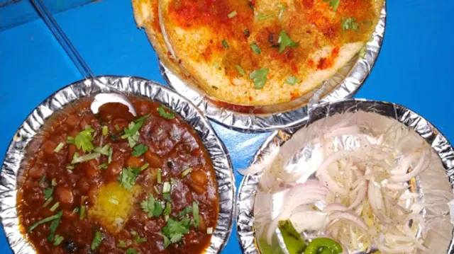NIRMAL CHHOLE KULCHE - Hot And Tasty Chole Kulche