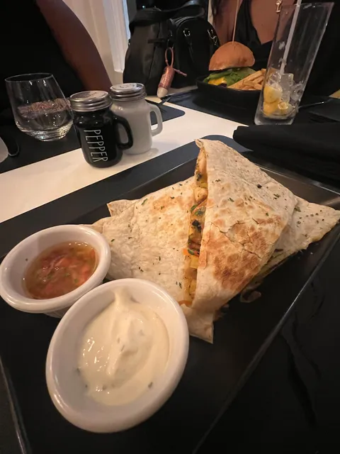 Sips and Tips - Restaurant - Cafe - Lounge