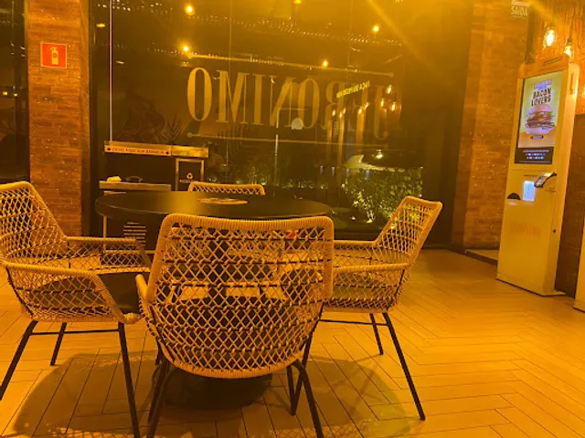 Madero & Jeronimo Burger Washington Luis