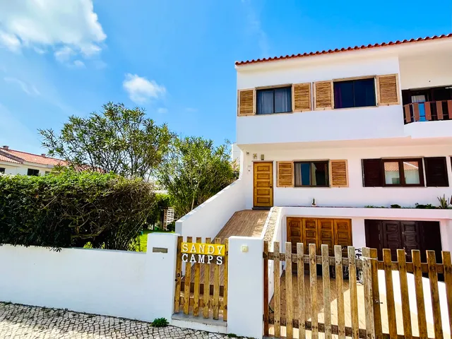 Sandycamps Surf House