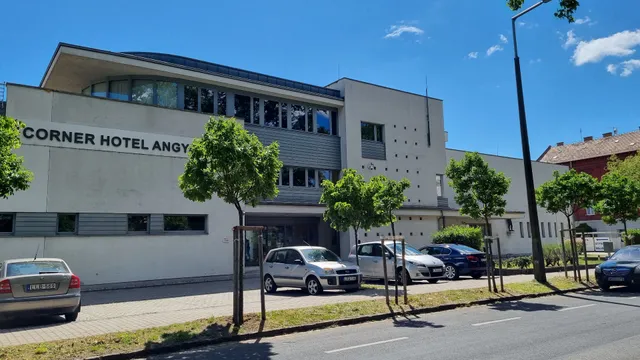 Corner Hotel Angyalföld