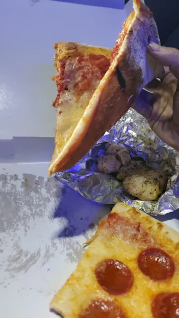 Famous Famiglia Pizza