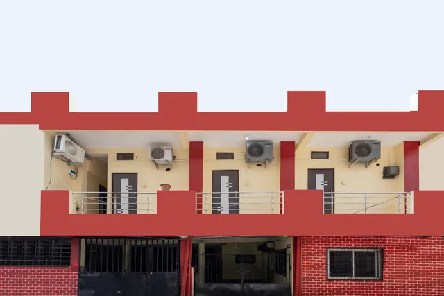 OYO Hotel New Paradise