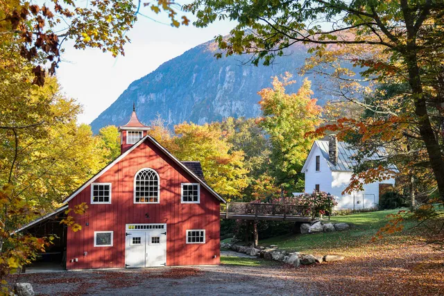 The Notch House & Lake Barn Wedding Venue