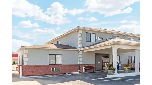 Super 8 by Wyndham Poplar Bluff Missouri