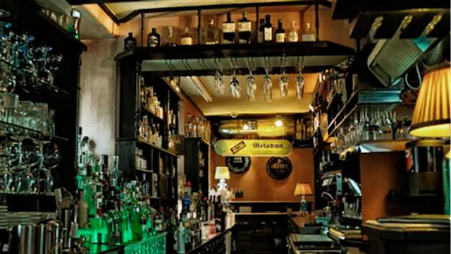 Ampulle - The Dry Gin and Beef Club