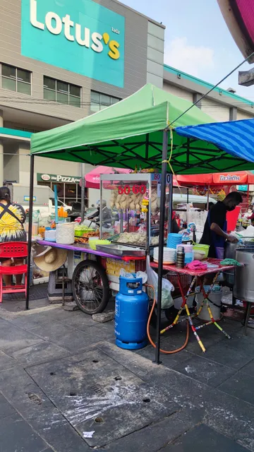 Chareonphol Morning Market