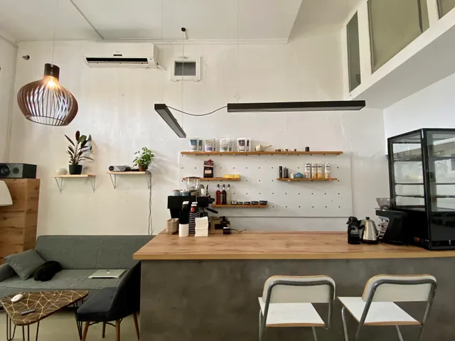 Yumuri ceramics & coffee