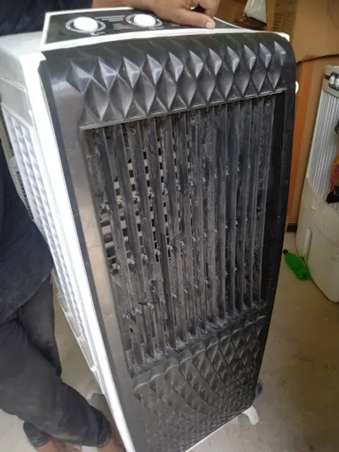 Raju Chowmein Corner