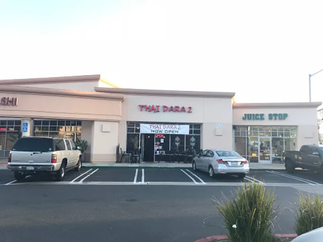 THAI DARA 2