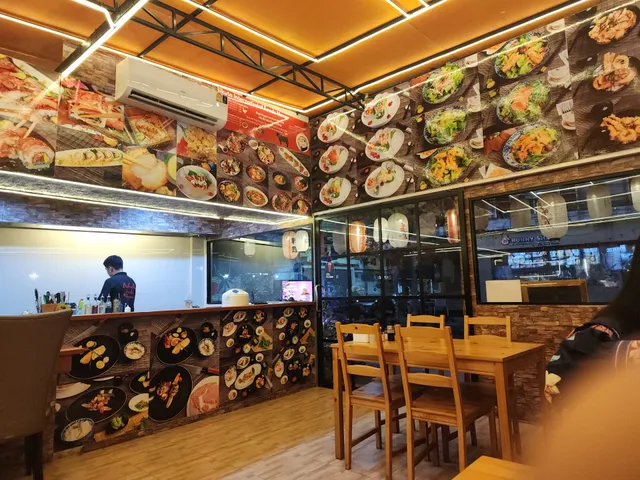 Bikuta Sriracha @ Three Sides