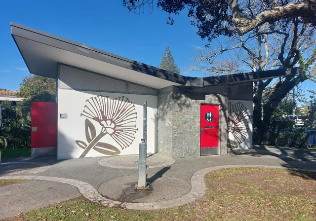 Public Toilets Mairangi Bay