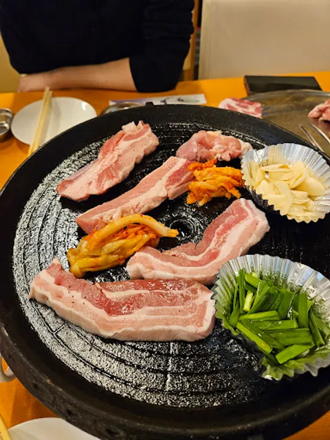 韓国屋台料理とらじ