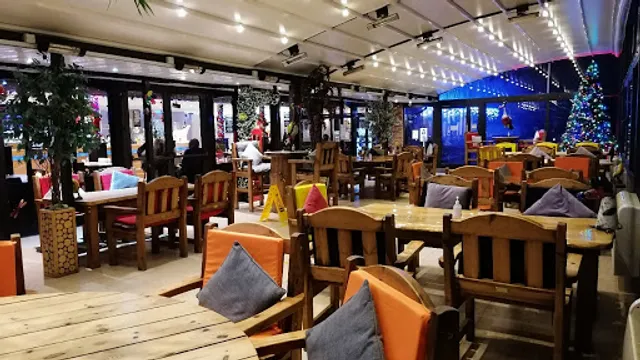 Five Miles From Anywhere No Hurry Inn