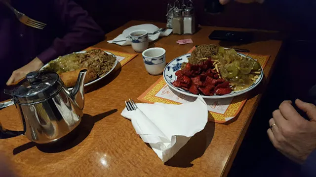Lee's Chinese Restaurant & Lounge