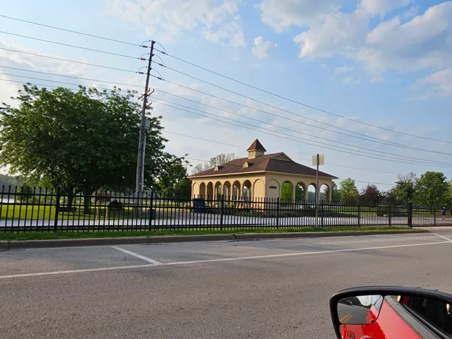 Katy Trail - St. Charles Trailhead