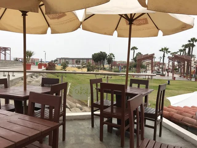 DONDE YOLO Restaurant