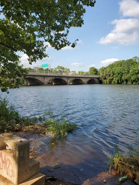 Valet @ Frog and The Peach