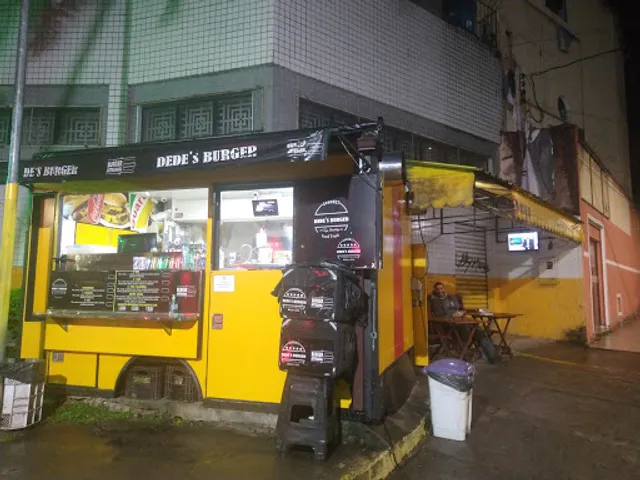 Dede's Burger