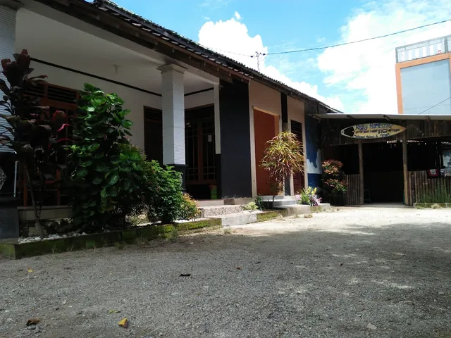 Ricy Pesisir Ngalurombo Homestay