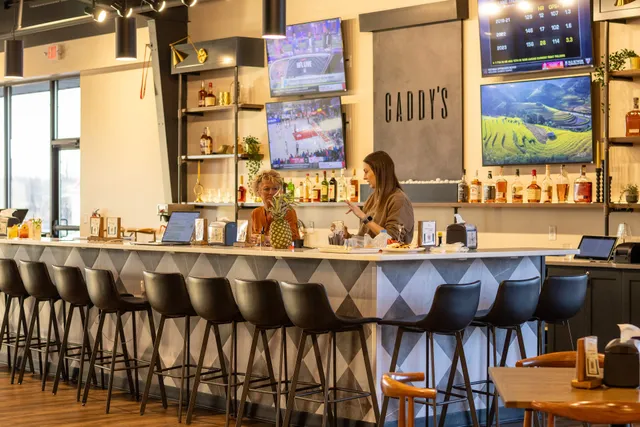 Caddy's Golf Lounge & Craft Eatery